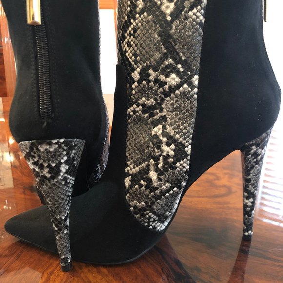 Shoe Dazzle Shoes - NWOT Sz. 10 Black and White Snake Print Stiletto Ankle Boots